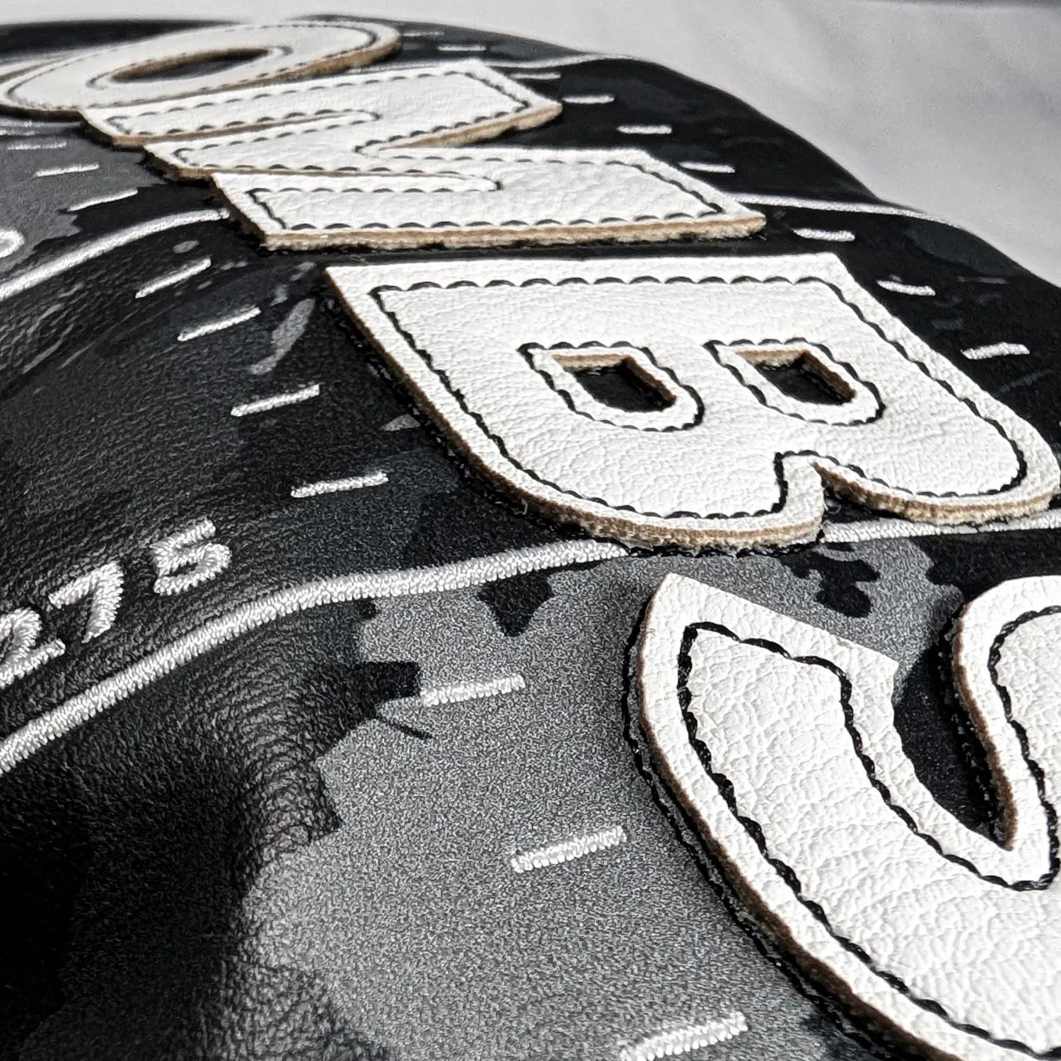 Bombs Driver Headcover - Image 4