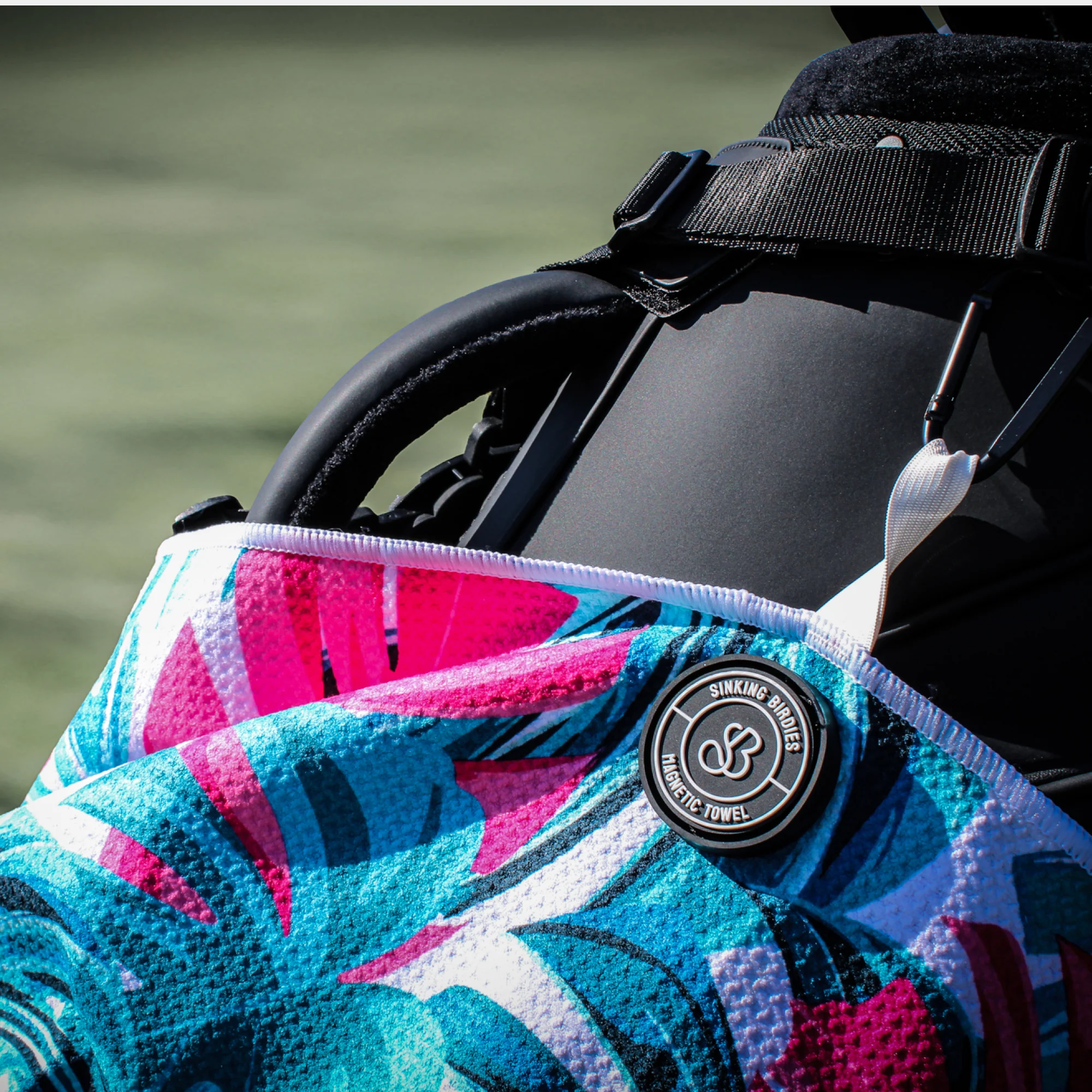 Palm Breeze Magnetic Golf Towel - Image 5