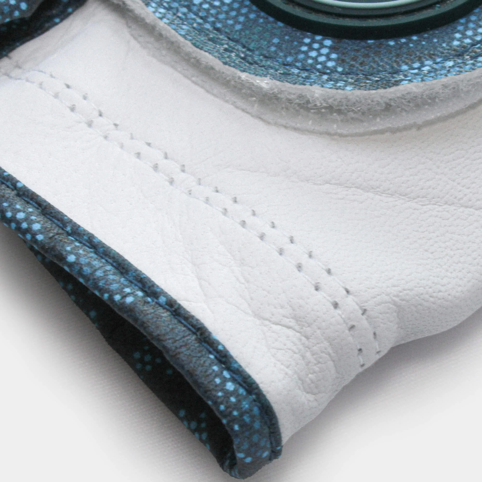 Snakeskin Cabretta Golf Glove - Image 4