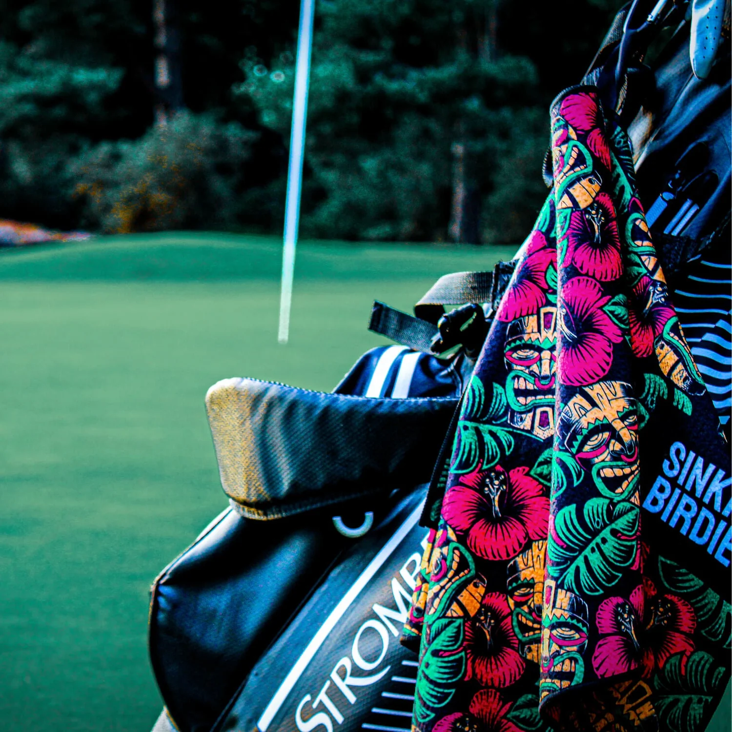 Tiki Tap-in Magnetic Golf Towel - Image 5